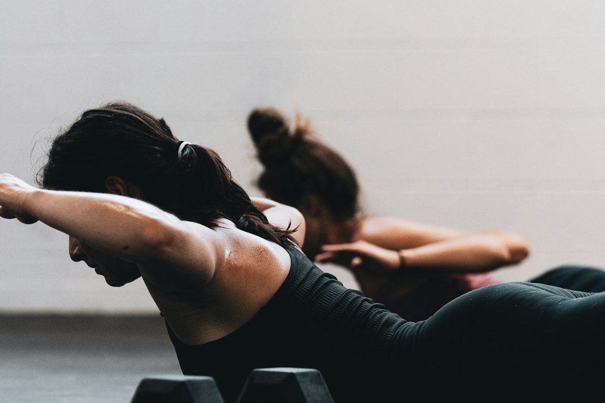 Pilates beim TuS Mulmshorn — Rumpf- und Rückenübung auf der Matte